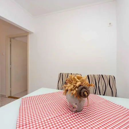 In 45081 Apartment